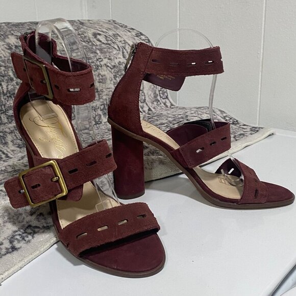 Fergie FAME Suede Ankle Strap Heels in Magenta Size 7.5 - Picture 4 of 6